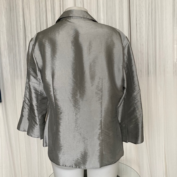 Vintage “Piano” metallic silver button down, 3/4 length sleeves, fitted, pleats - Picture 3 of 14